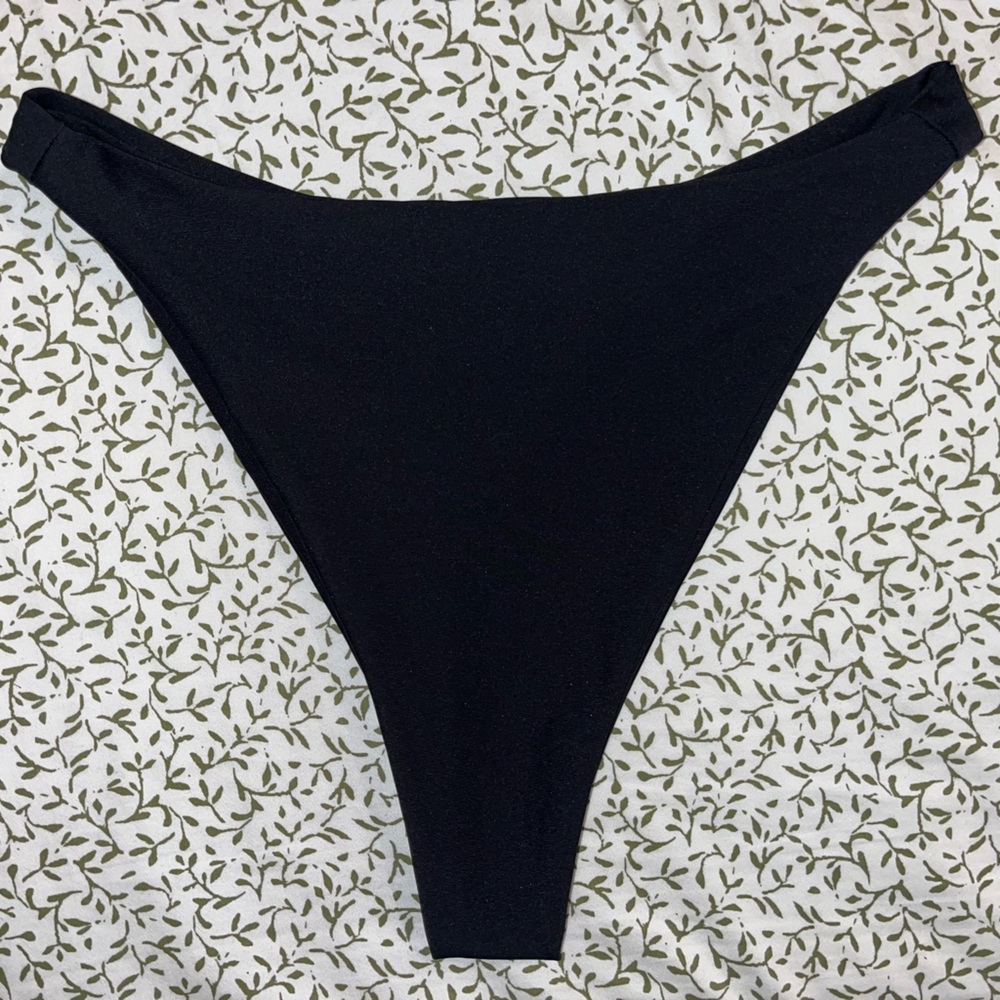 SKatie Kelly bottoms in black